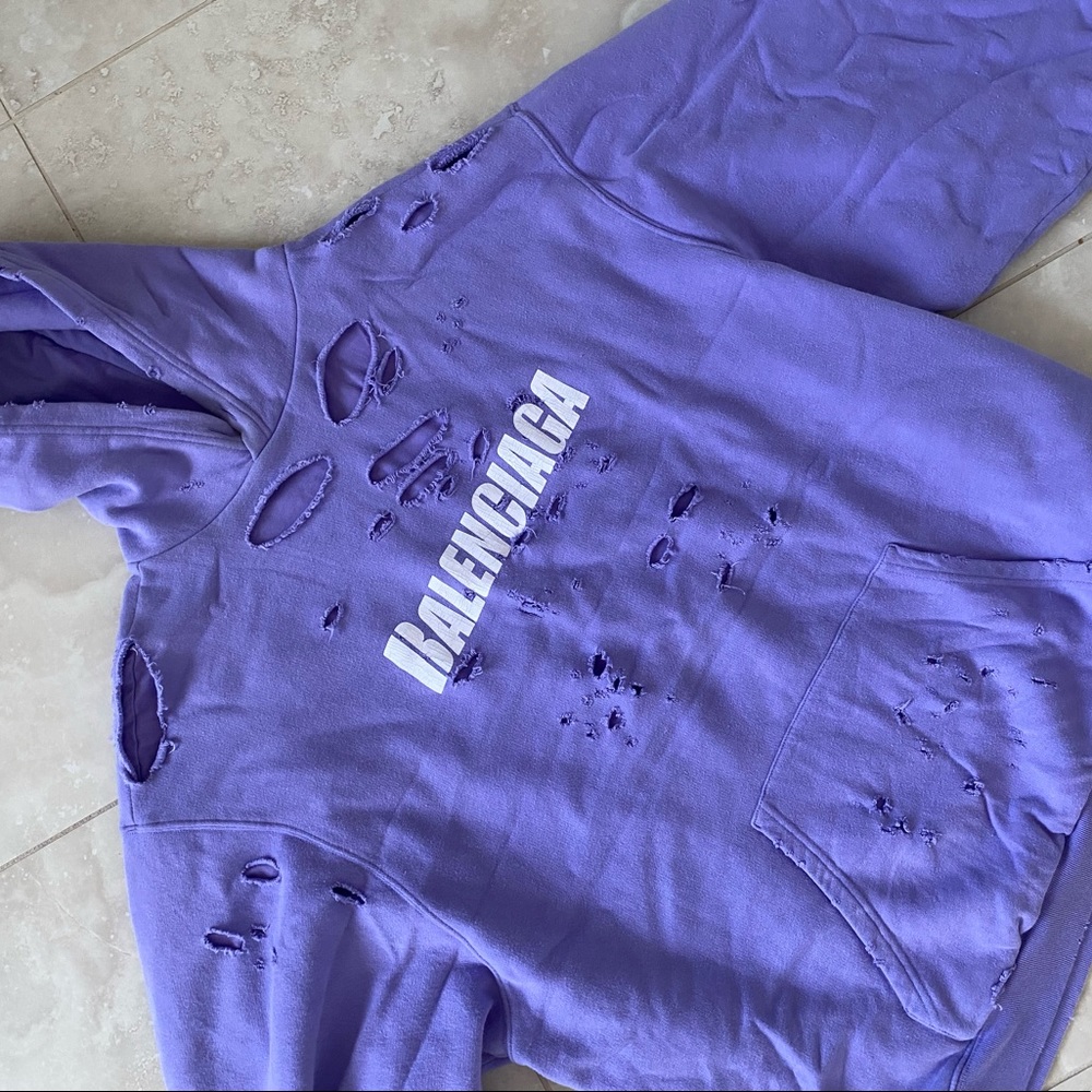 2022Balenciaga Runway Destroyed Sweater
